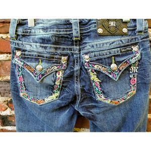 Miss Me Denim Capri Actual Sz 30 Embroidered jewel